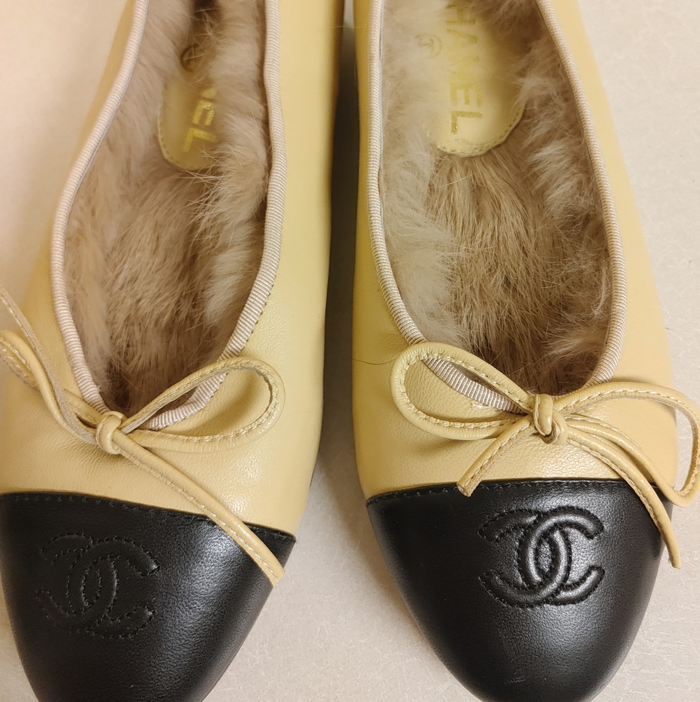 Copy-  Chanel balarina shoes Leather with fur, beige and black new